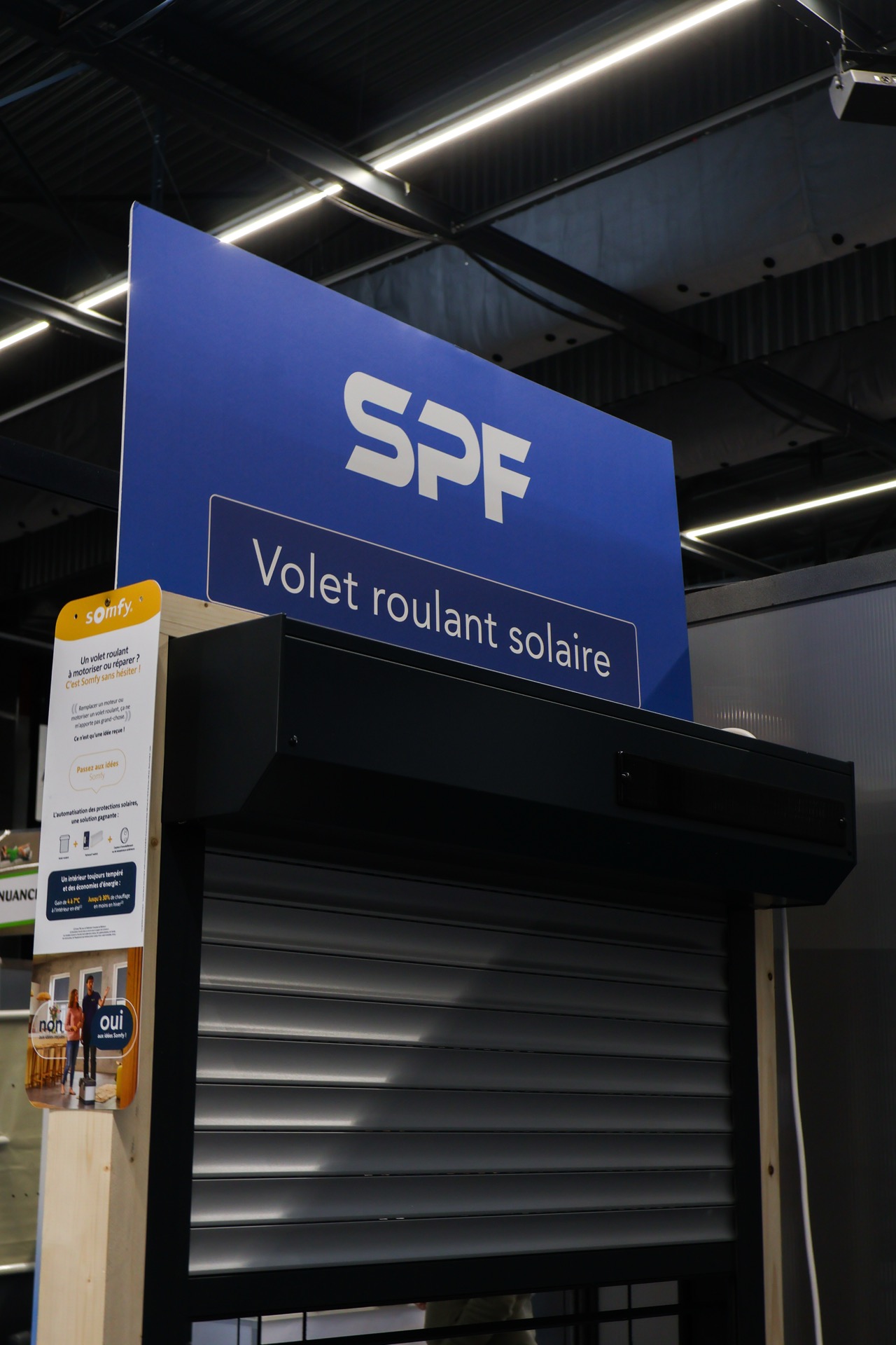 SPF — Salon bas milieu
